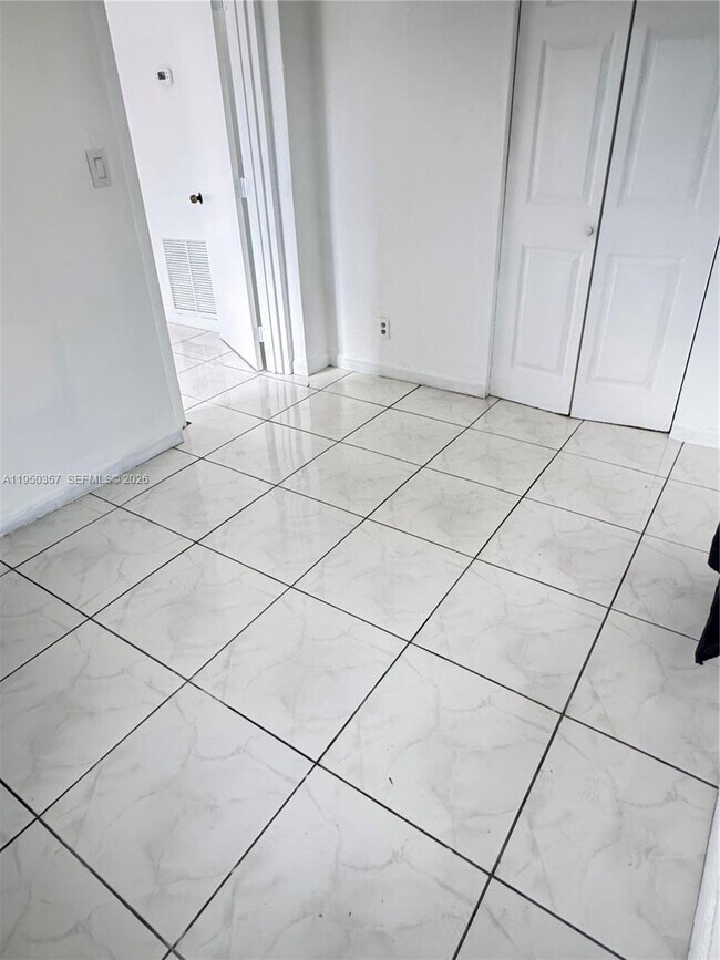 Photo - 3623 SW 5th Terrace Unidad 3623