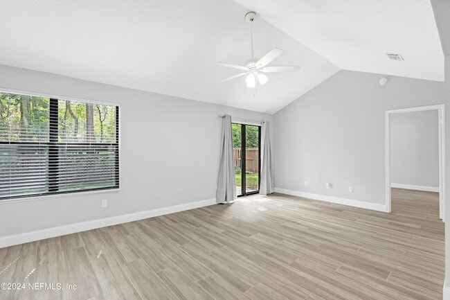 Photo - 3912 English Colony Dr S