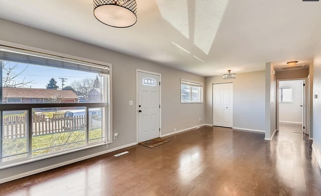 8383 Navajo St