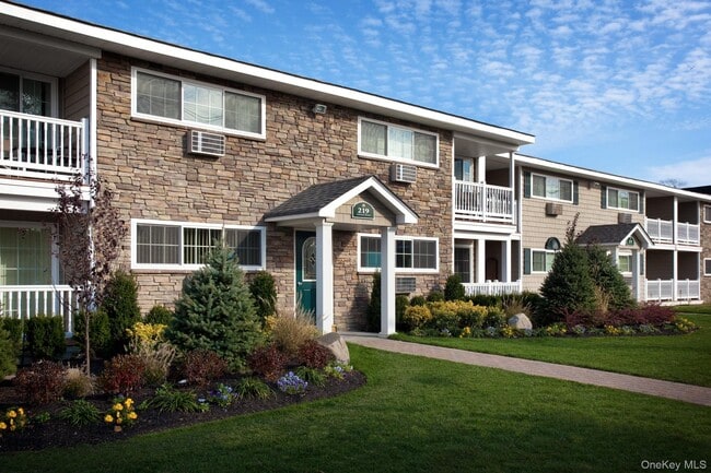 Building Photo - 68 Johnson Ave Unit 4-6A Rental