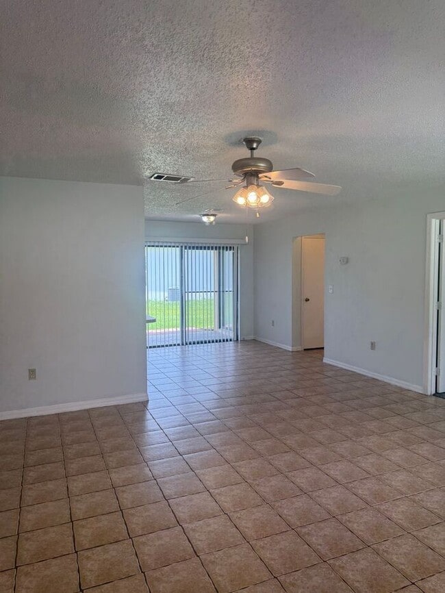 Duplex in Poinciana