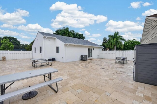 1271 SW 85th Terrace