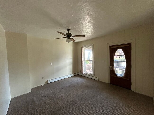 Photo - 121 Chestnut St Unidad 121 Chestnut St DOWN