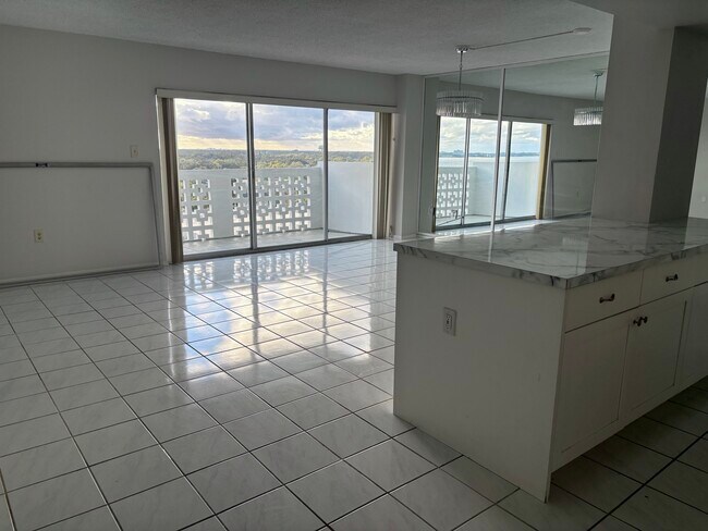 Photo - 2401 Bayshore Blvd Unit 1112
