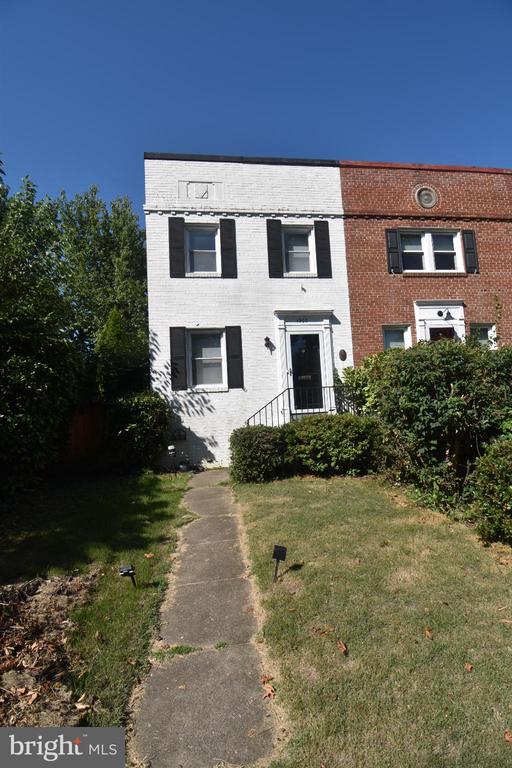 Building Photo - 1200 Powhatan St Rental