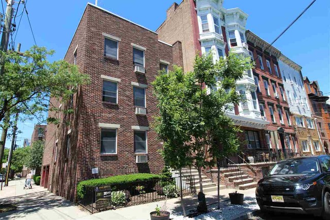 Building Photo - 600 Jefferson St