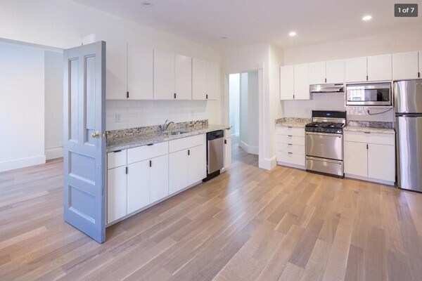 Photo - 360 Newbury St Unidad 11