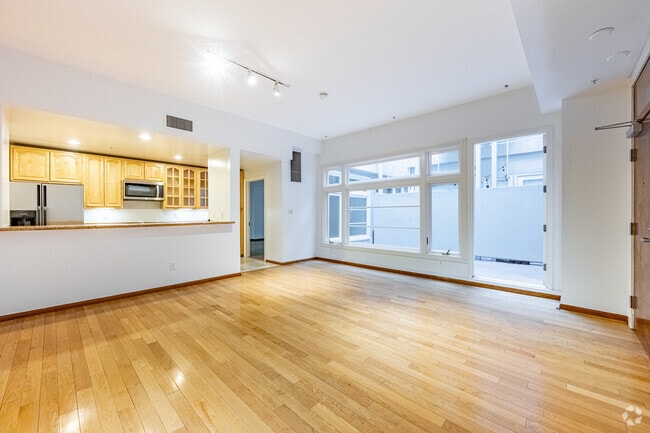 1BR, 1BA - 978SF - LIVING/DINING ROOM - Spring Arcade Building