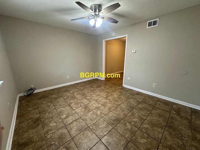 Building Photo - 1012 W Myrtle St Unit 1012 W Myrtle - A