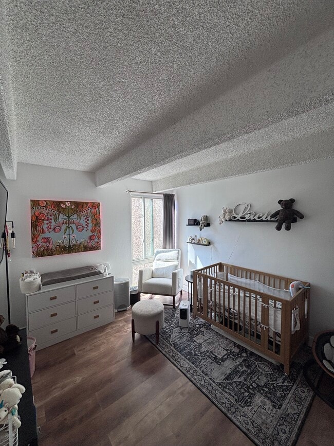 Building Photo - 1433 N Williams St Unit #201