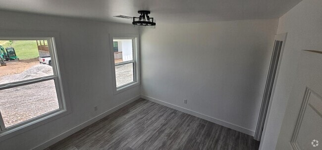 Building Photo - 1511 N Springfield St Rental