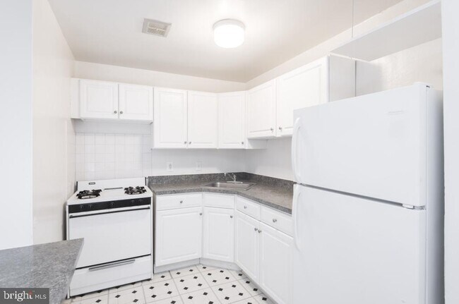 Photo - 1218 Walnut St Unit 506