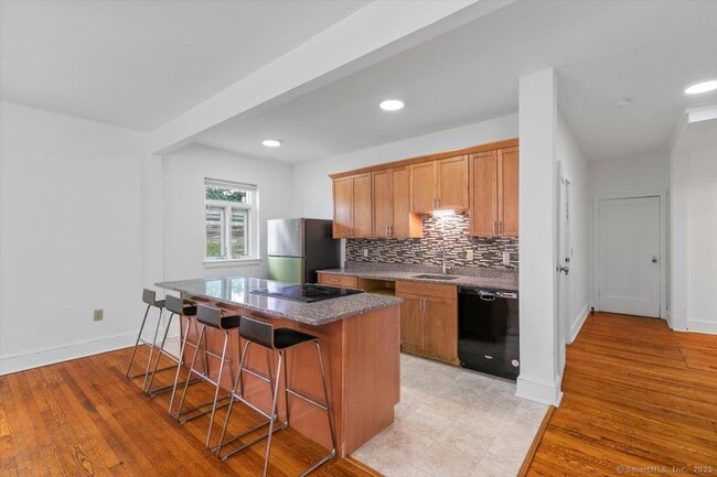 Photo - 89 Howe St Apartamento Unidad 2nd Floor