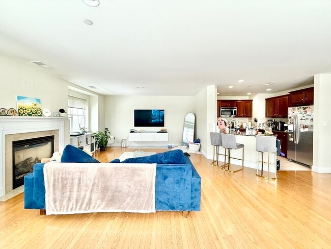 Photo - 120 Wyllis Ave