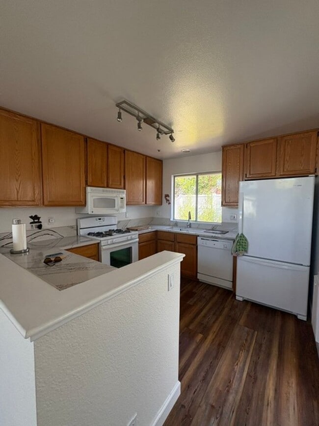 Photo - 981 Bluebell Way
