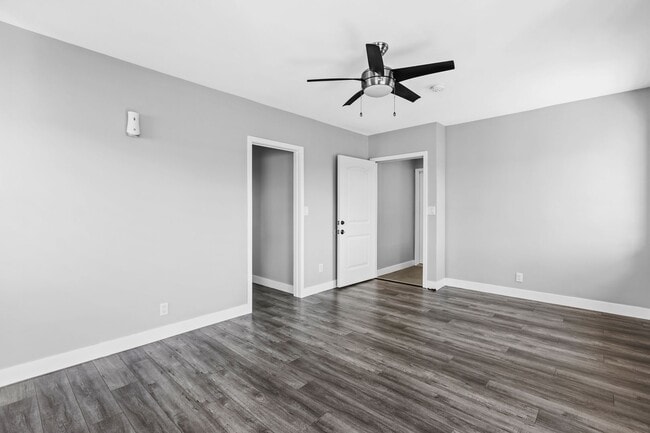 Photo - 1608 W 42nd Pl