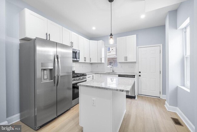 Building Photo - 56 N Yewdall St Rental