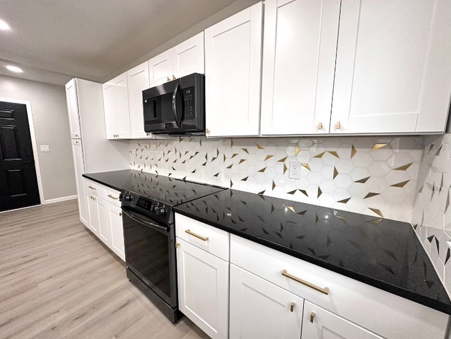 Photo - 287 Pierce St Unit 1