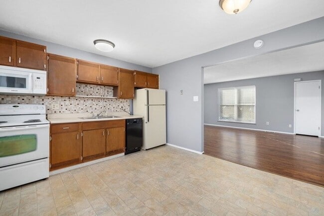 Photo - 2-Bedroom Apartment Coming Soon! Unit 3515 Woodson Rd C