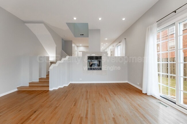Photo - 5424 S Ellis Ave