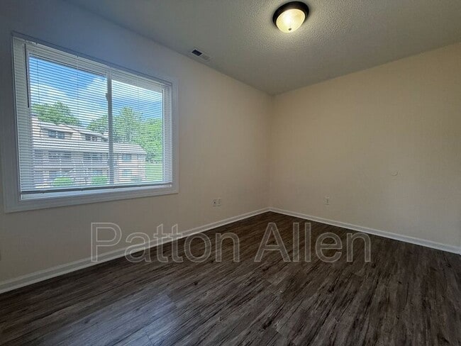 Photo - 48 Dawnwood Cir