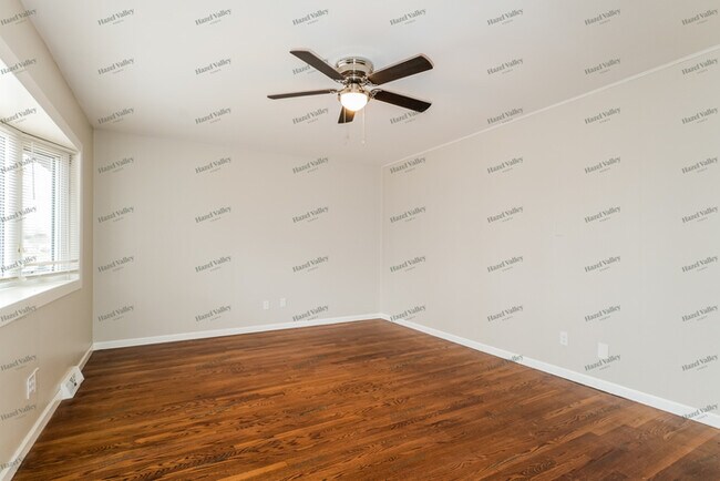 Photo - 1275 Parakeet Ln