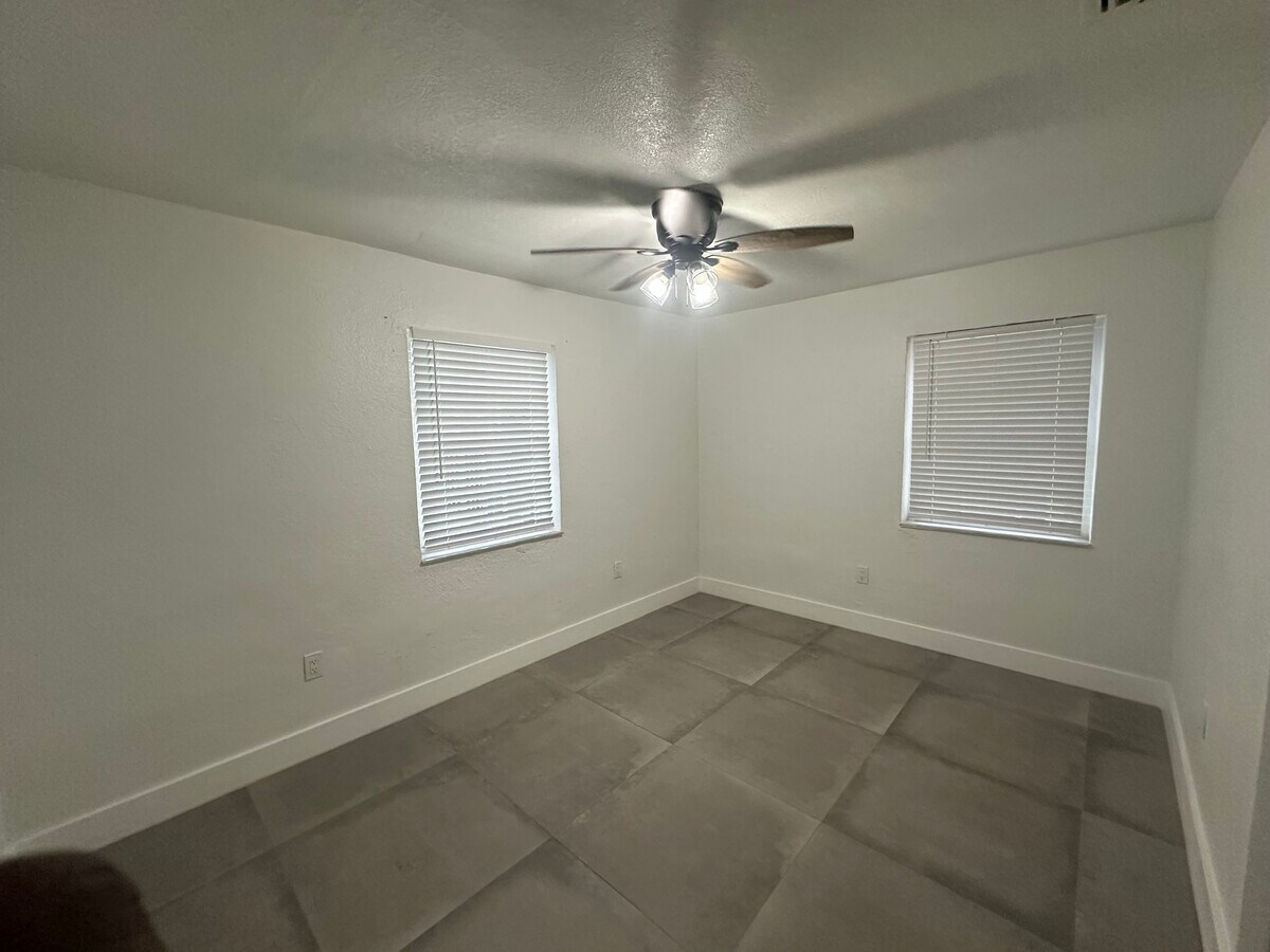 Photo - 1465 NW 32nd St