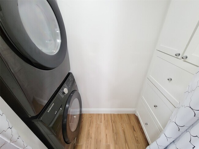 Photo - 3525 Sage Rd Unit 908