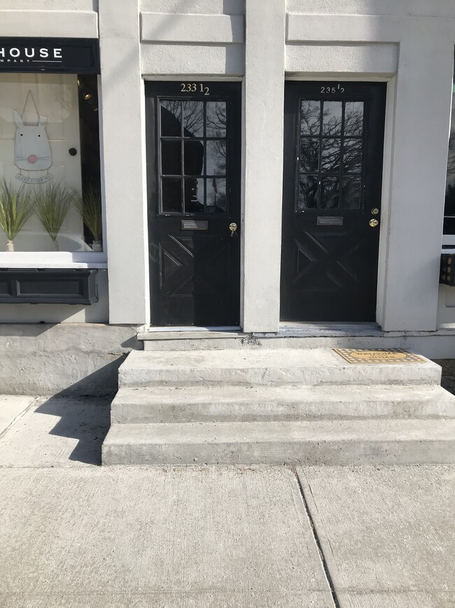entrance from street - 233 S Market St Apartment Unit 233 1-2