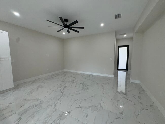 Photo - 4829 29th St SW