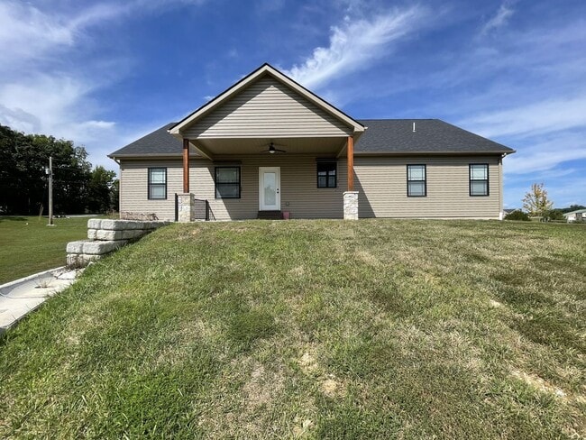 Photo - Beautiful 3 Bed / 2 Bath Home with 3-Car G...