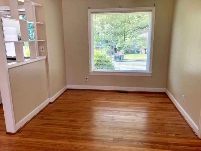 Photo - 3 BR close to Linley Park and Arboretum