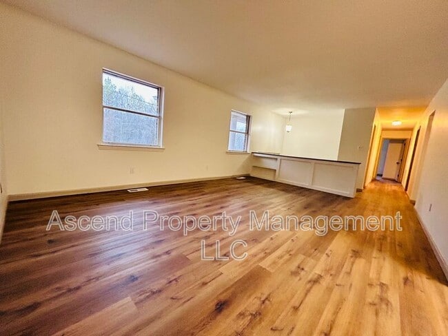 Photo - 370 Julian Rd