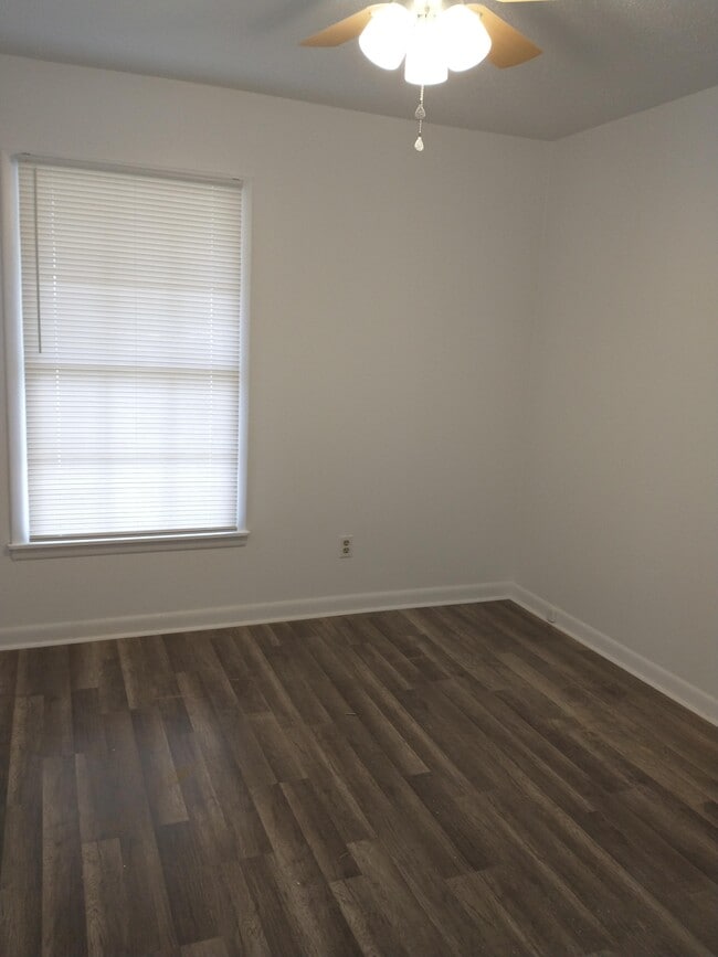 Photo - 1600 Woodland Dr