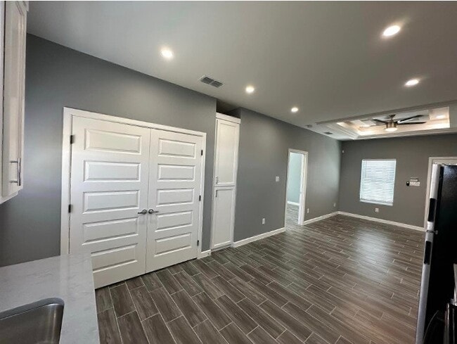 3104 W Driftwood St