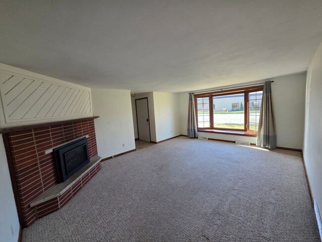 Photo - 1798 Chateau Dr