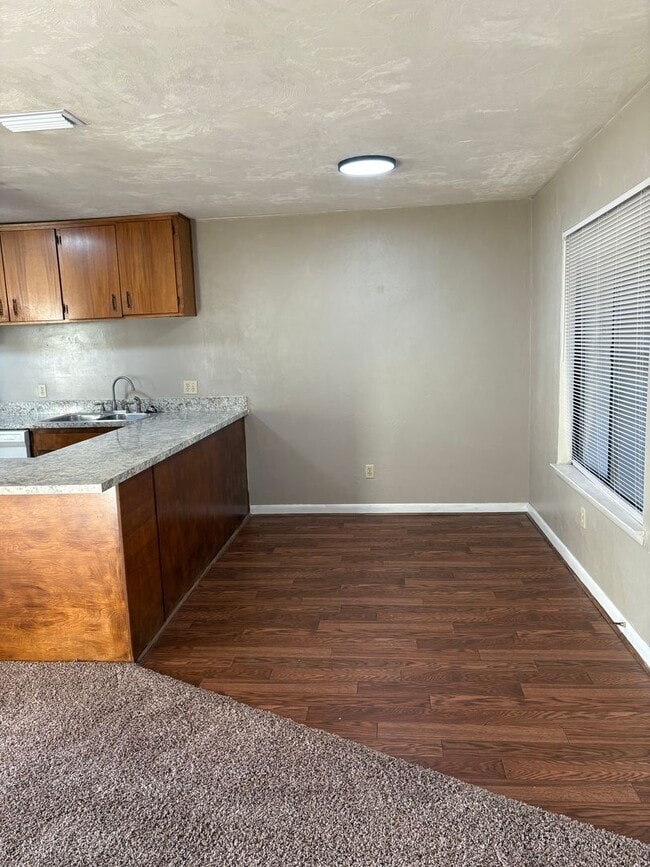 Photo - North Pointe Apts Unit C