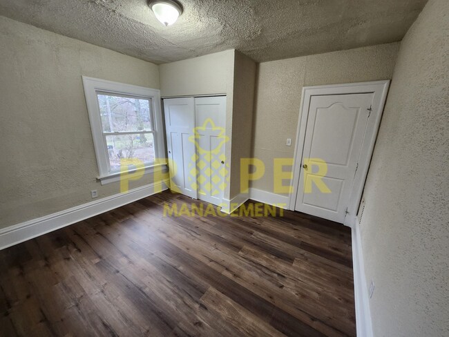 Photo - 237 Lexington Ave Unit Upper