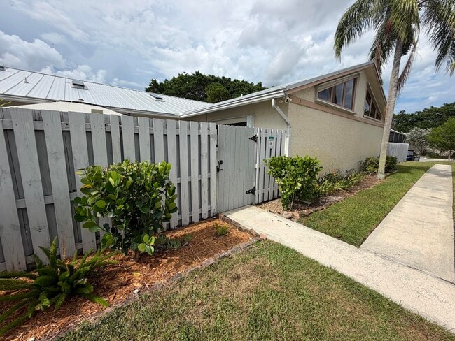 Photo - 8847 Thumbwood Cir