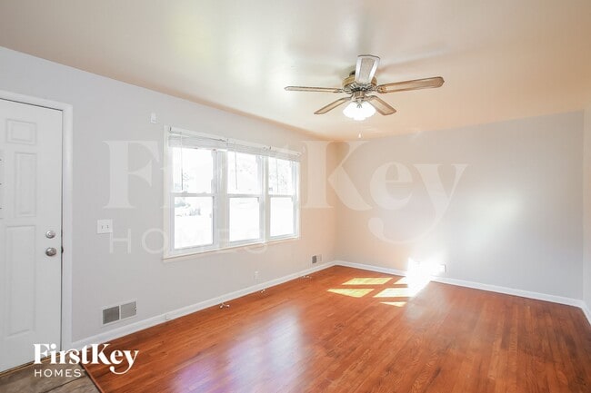 Photo - 1012 Magnolia W