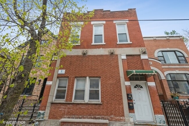 Building Photo - 2248 N Southport Ave Unit 1R Rental