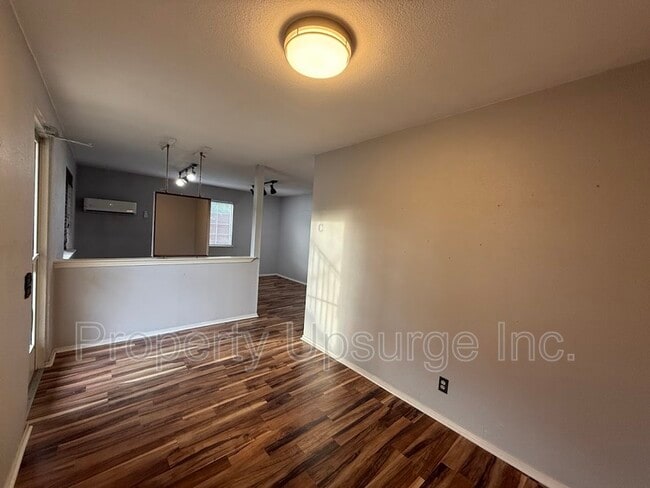 Photo - 3404 Bechelli Lane - C