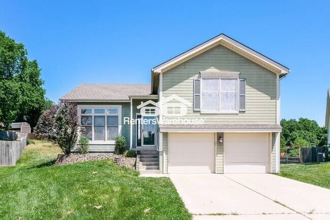 Building Photo - 3 Bed 2 Bath Northland Beauty!! Available ... Rental