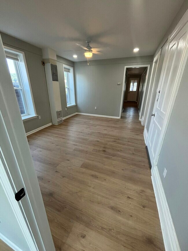 Photo - 306 3rd St