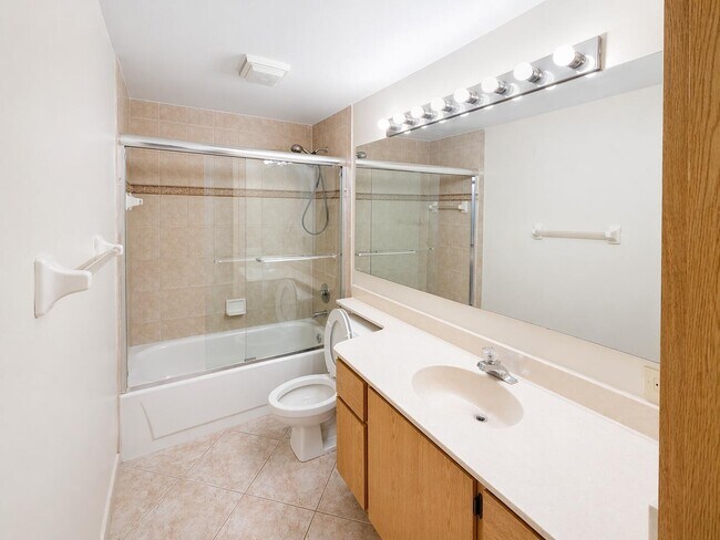 Photo - 7312 73rd Way