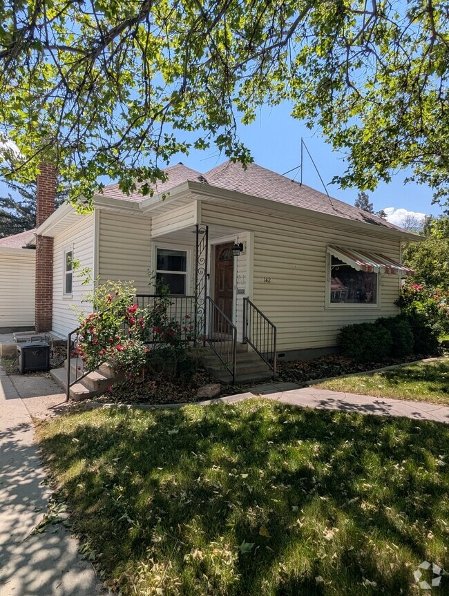 Building Photo - 142 N 400 E Rental