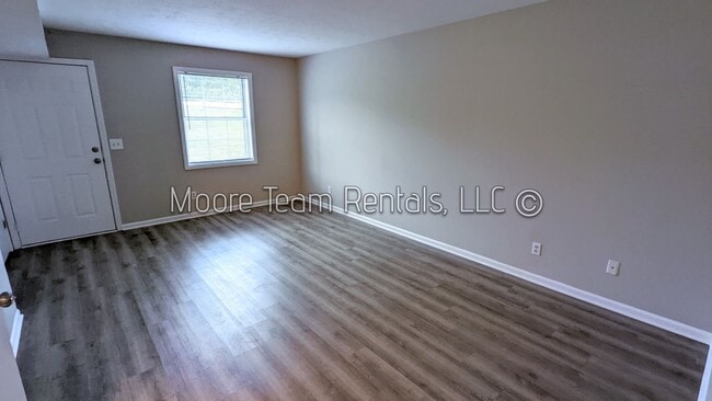 Photo - Just remodeled - 2 Bed/1.5Ba - Sect 8 Acce... Unit #06
