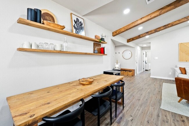 Photo - 9910 Woodshire Dr