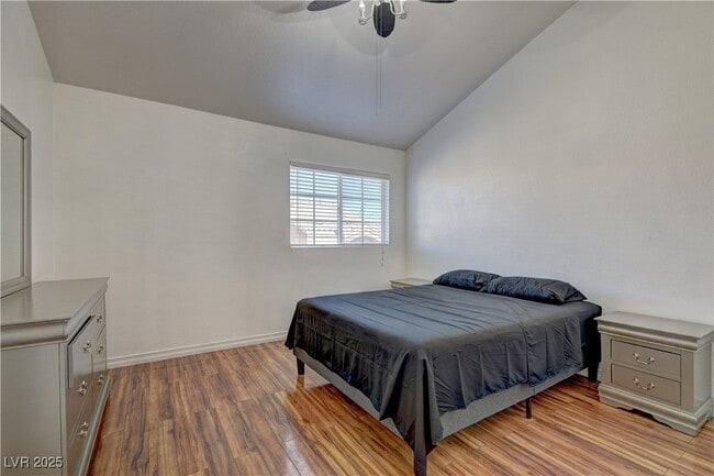 Photo - 5450 Morris St