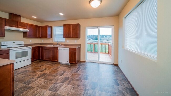 Photo - 10323 67th Ave NE Unidad B